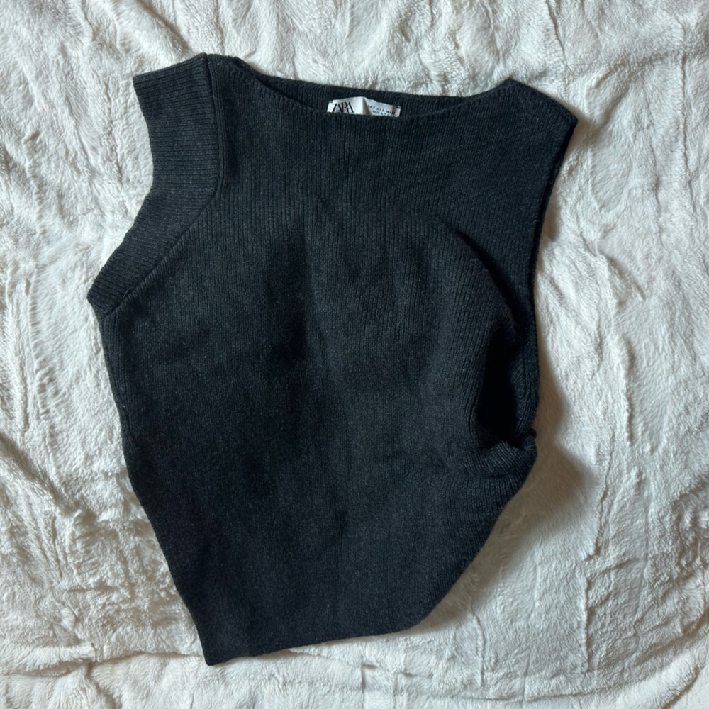 ZARA Wool Knit Balaclava Black Solid Breathable Women's sweater vest Size S
